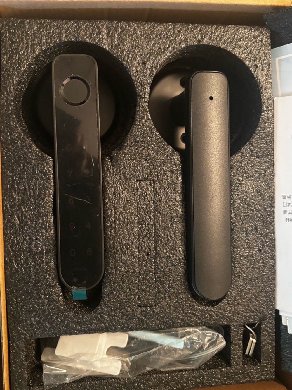 Tuya Keyless Entry Door Lock Smart Biometric Fingerprint Lock Safe Front Door - Picture 6 of 6
